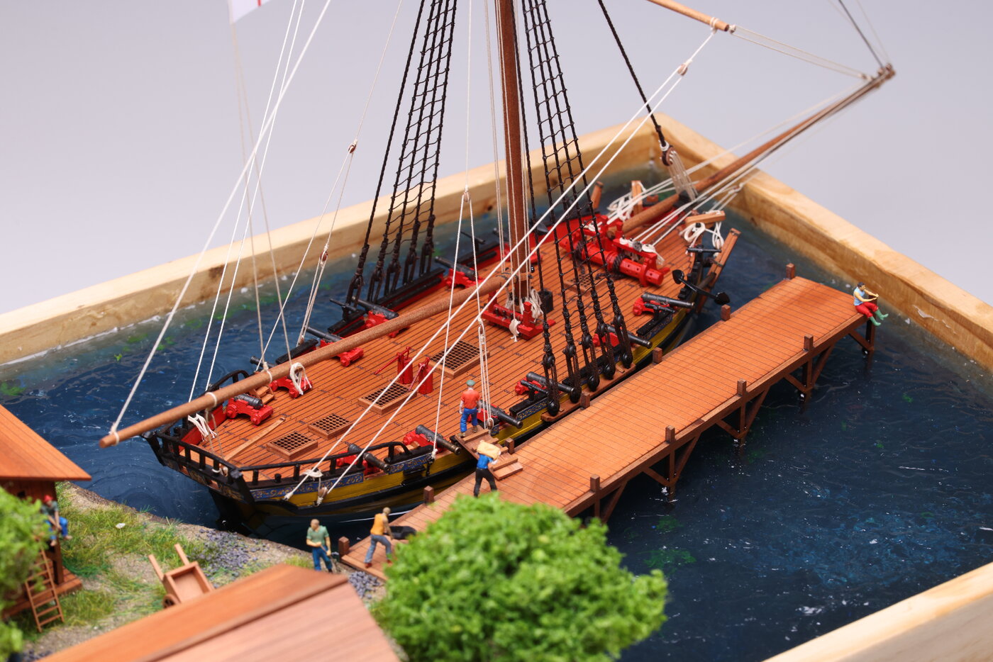 Hms Alert Model Hms Alert 1777 - 1:96 Pearwood + Diorama – Dry-Dock Models & Parts